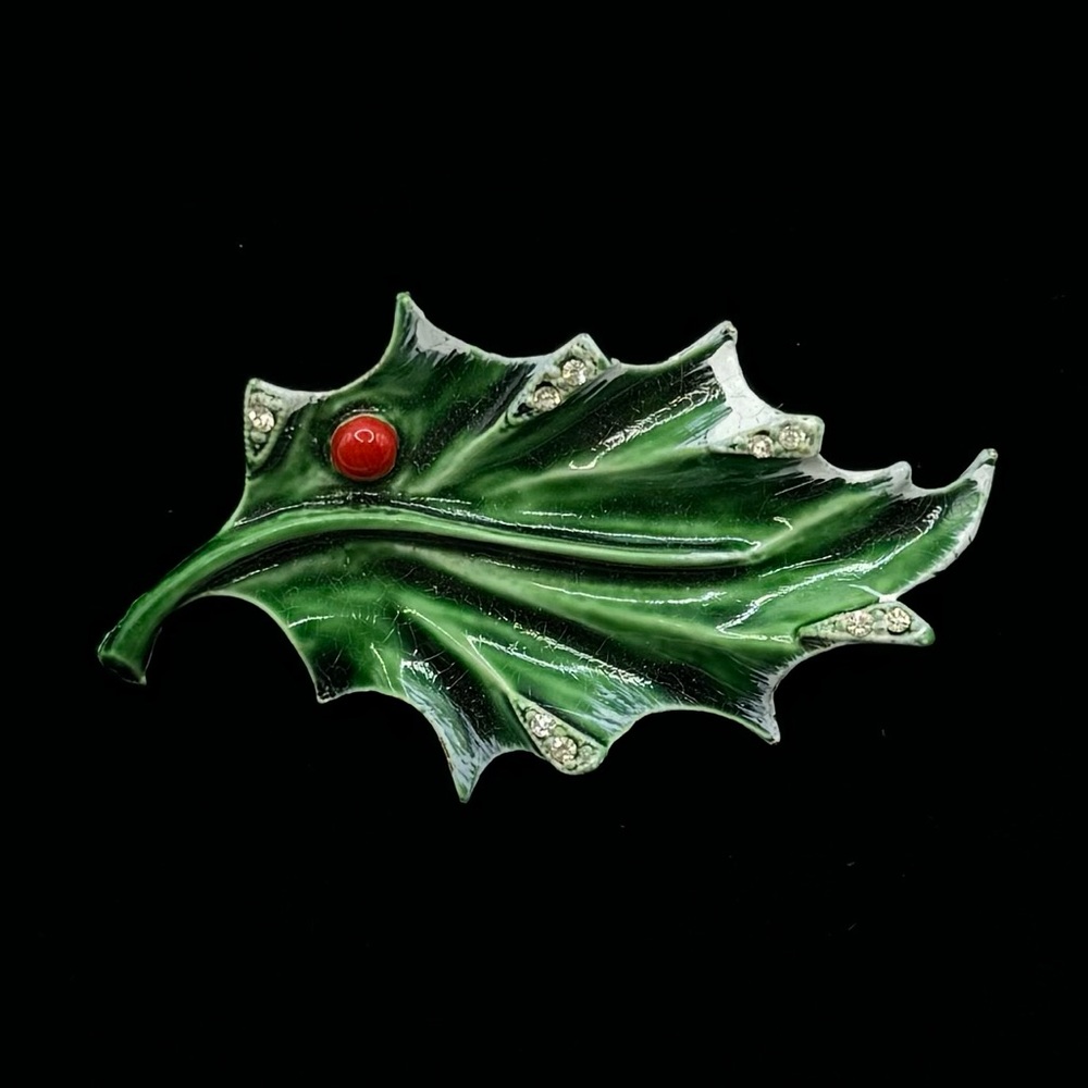 HEDY Vintage Holly Leaf Brooch